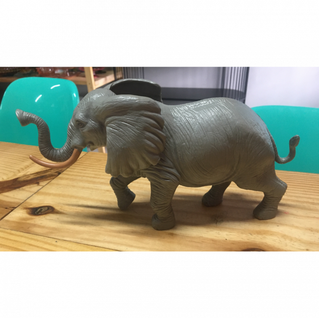 ELEFANTE PLASTICO 25CM