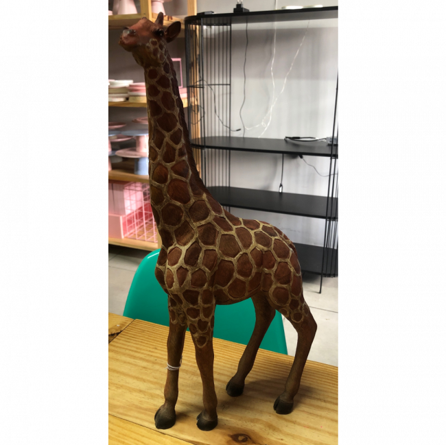 GIRAFA RESINA 50CM LUME - item delicado