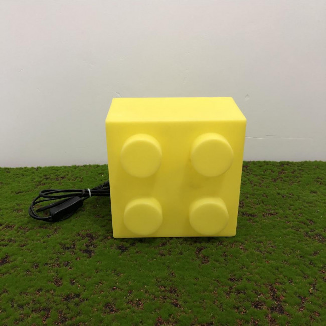 Abajur Lego amarelo