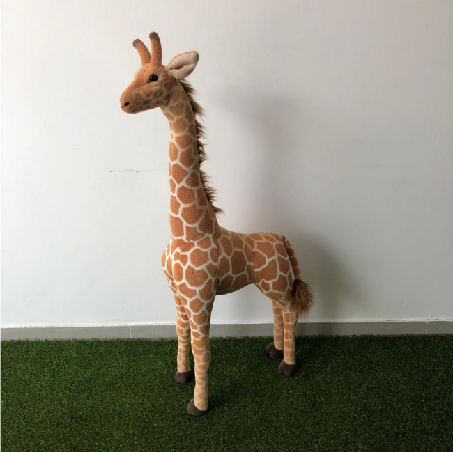 Girafa em pé pelúcia (GG) Safari