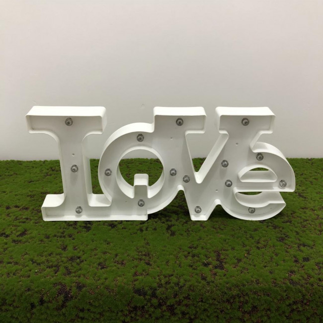 Palavra LOVE led branco (Produto não acompanha pilhas)