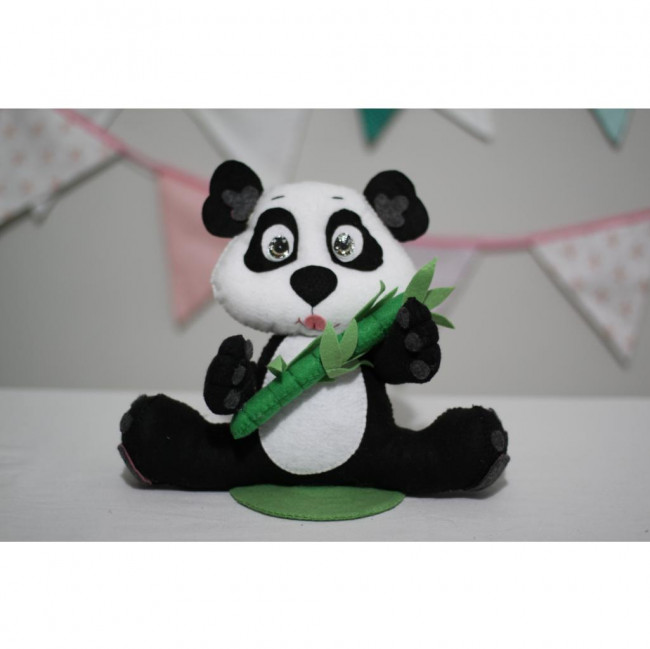 PANDA DE FELTRO pernas abertas