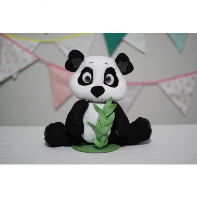 PANDA DE FELTRO pernas abertas