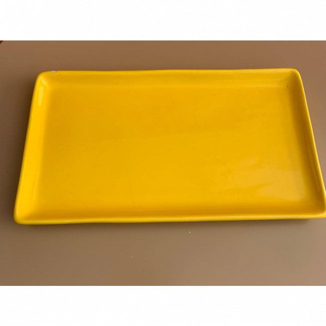 Bandeja retangular ceramica amarela (27cm C x 14cm L)