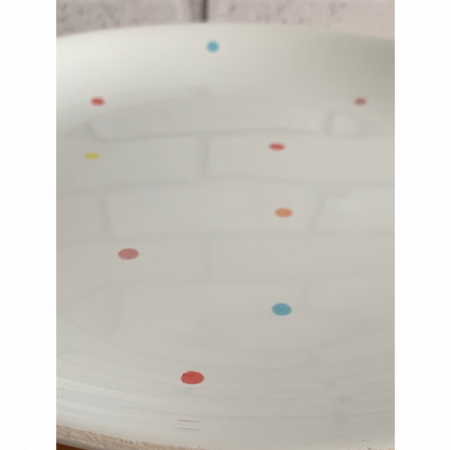 Boleira branca de ceramica com estampa de bolinhas coloridas (28cm diâmetro x 10cm altura)
