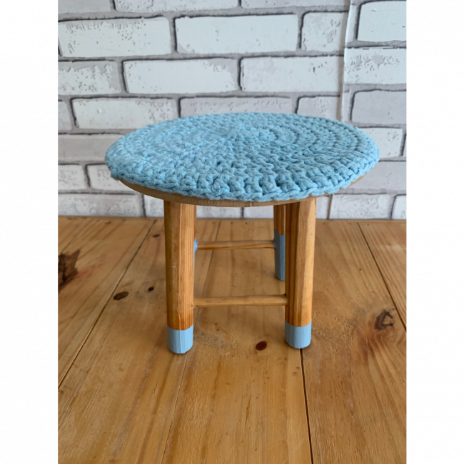 Mini banqueta de mesa Croche azul claro (alt 17cm/ base 20cm)