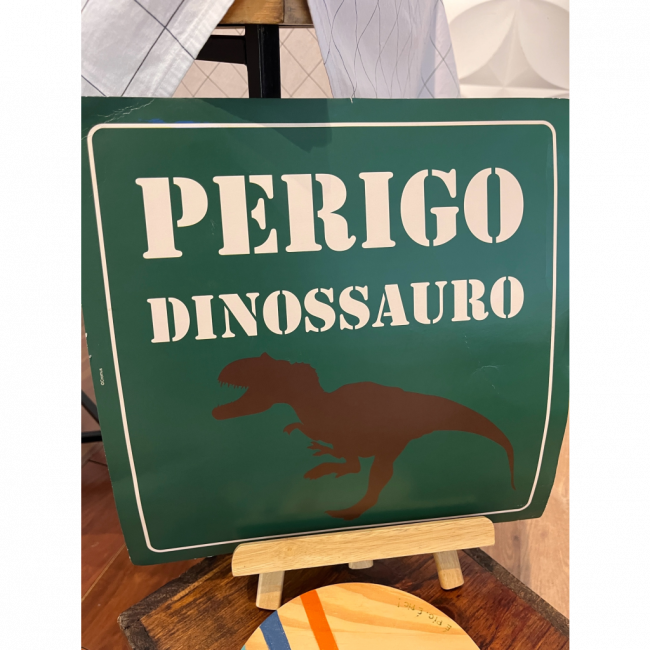 Papelaria placa dinossauro 35cm