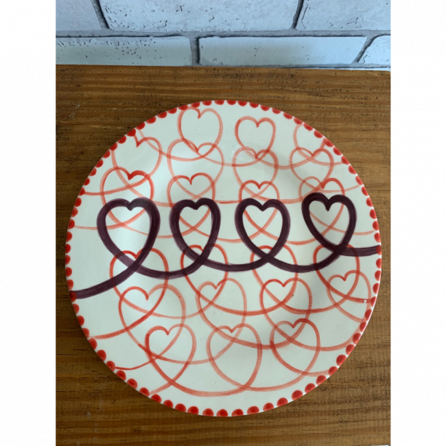 Prato redondo de ceramica coração (22cm)