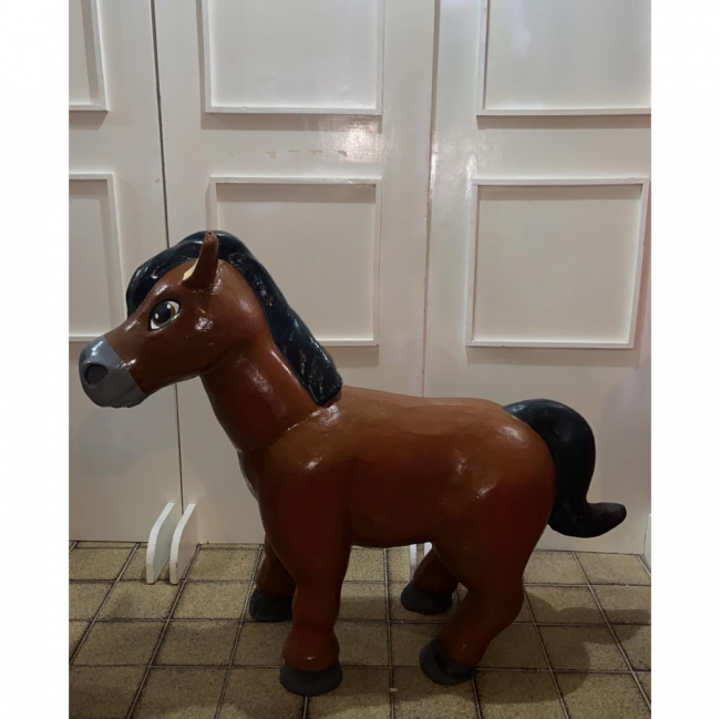 Cavalo em fibra de vidro (fazendinha, animais)