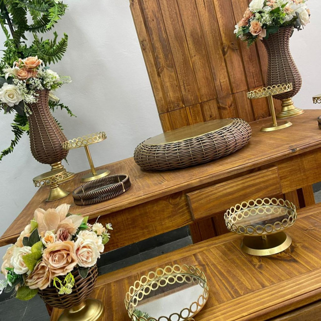 CASAMENTO RUSTICO COM PEÇAS JUNCO E DOURADO