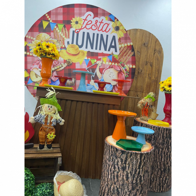 Festa Junina com Móveis Rústicos