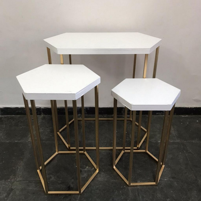 Trio de mesas sextavadas Ferro Dourado Tampo Branco