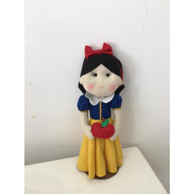 BONECA PRINCESA BRANCA DE NEVE DE FELTRO