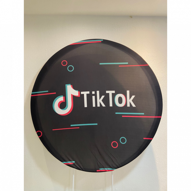 LONA TIKTOK