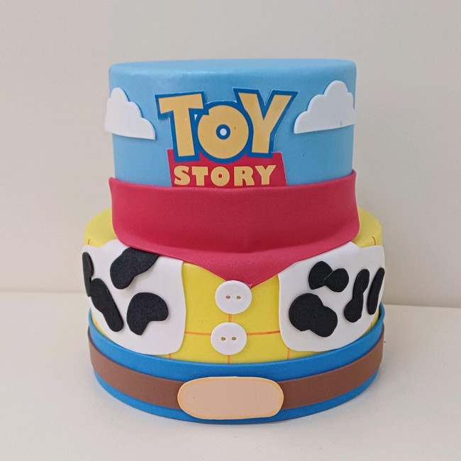 Bolo de cenografia toy story (proibido por vela)