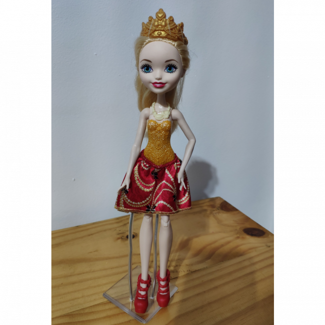 Boneca Apple White P (Ever After High)