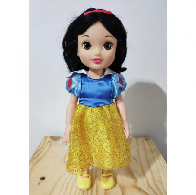 Boneca Branca de Neve M