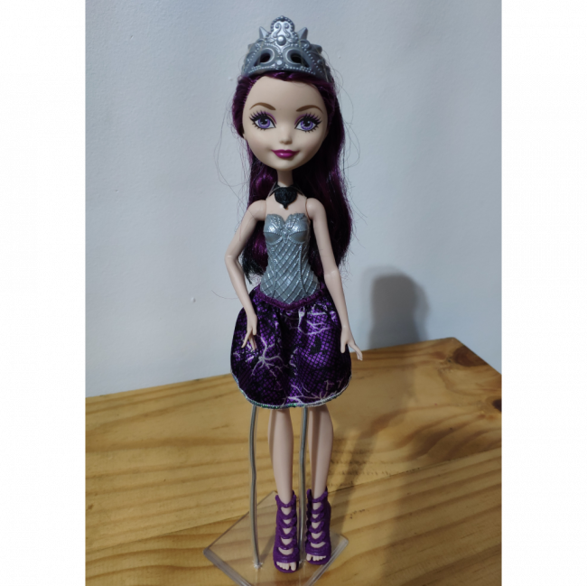 Boneca Raven Queen P (Ever After High)