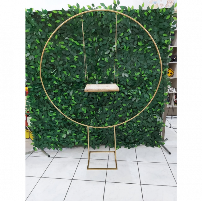 Arco com balanço dourado