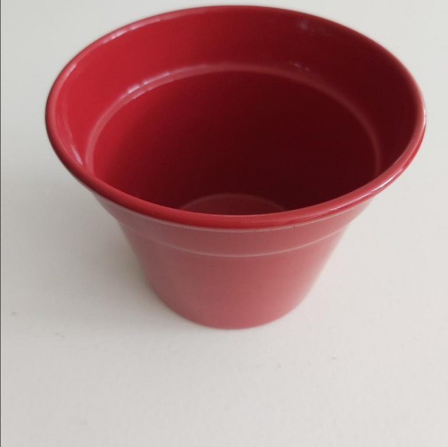 Vaso metal vermelho pequeno