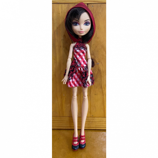 BONECA EVER AFTER HIGH CERISE HOOD