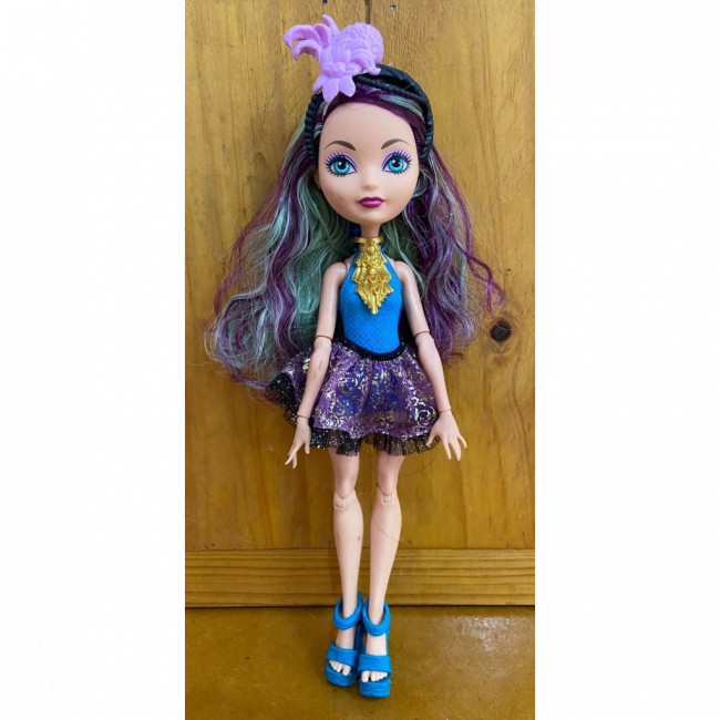 BONECA EVER AFTER HIGH MADELINE HATTER