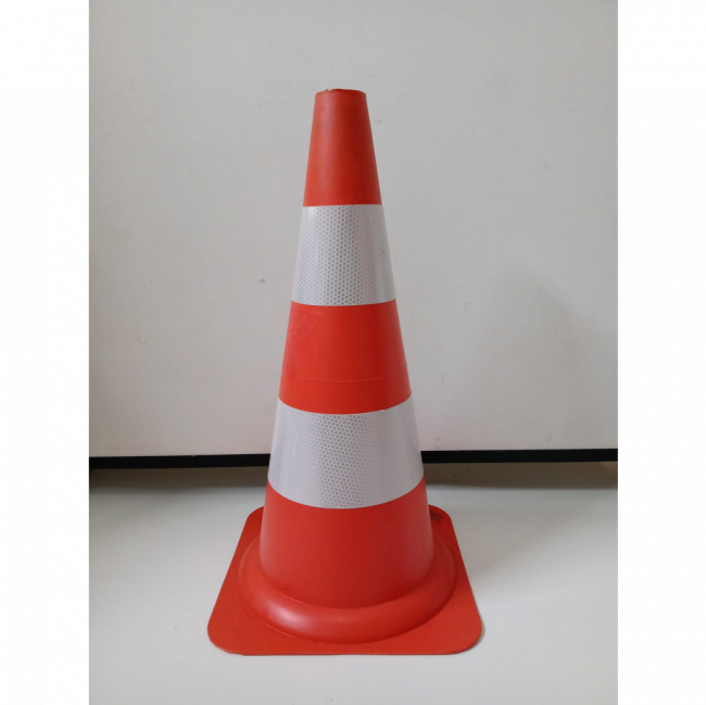 CONE DE TRANSITO CARROS