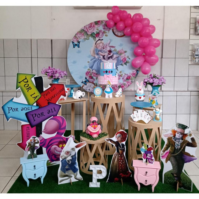 DISPLAY DE CHÃO ALICE NO PAIS DAS MARAVILHAS RAINHA VERMELHA