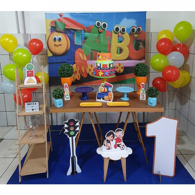 DISPLAY DE MESA BOB O TREM