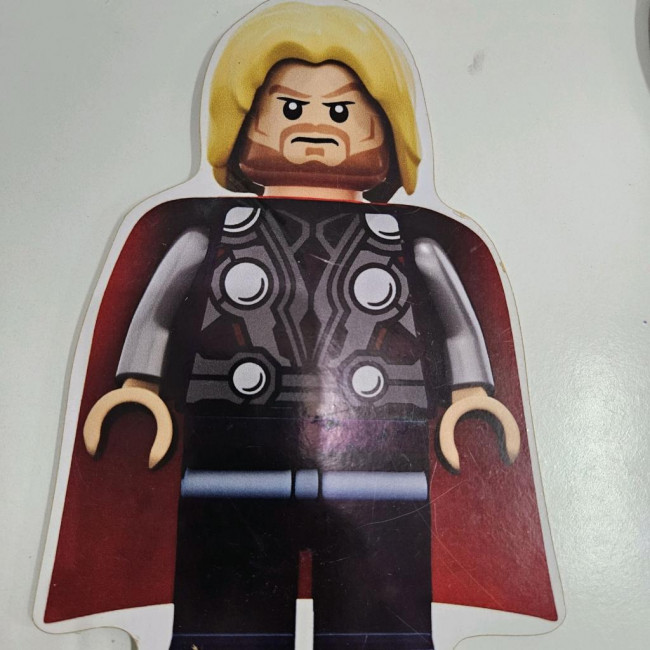 DISPLAY DE MESA LEGO HEROIS THOR