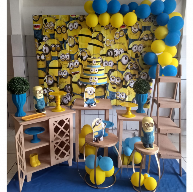 DISPLAY DE MESA MINIONS