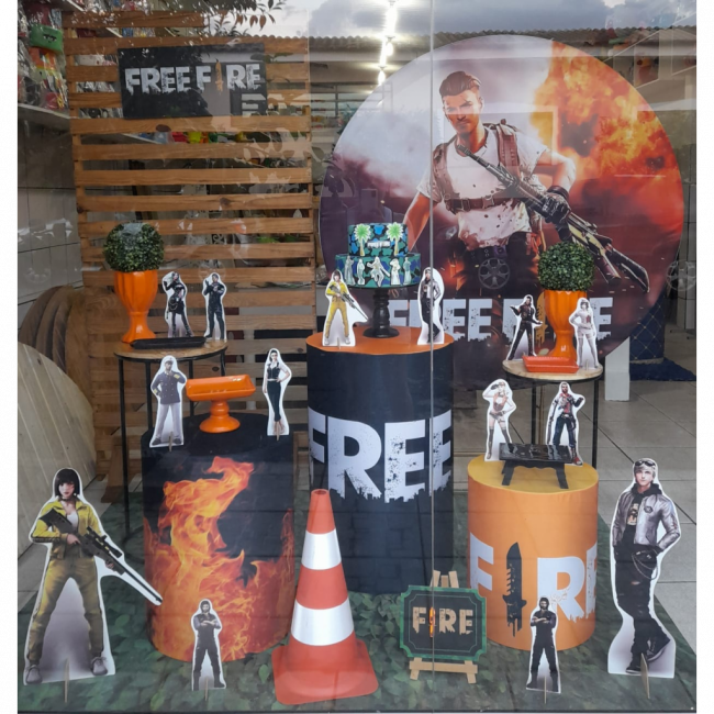 PAINEL REDONDO FREE FIRE