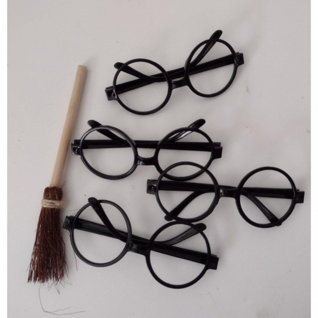 Kit Harry Potter (4 óculos 1 vassoura)