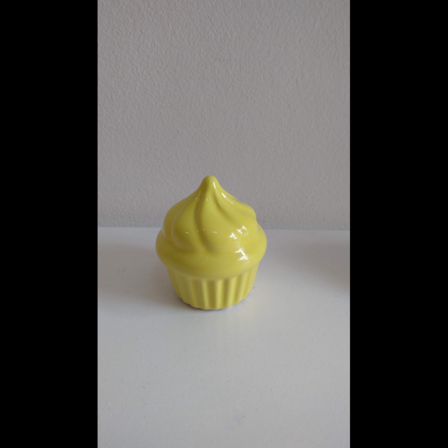 mini docinho amarelo de cerâmica doce confeitaria