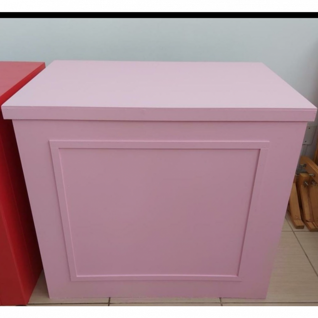 Mesa boiserie rosa