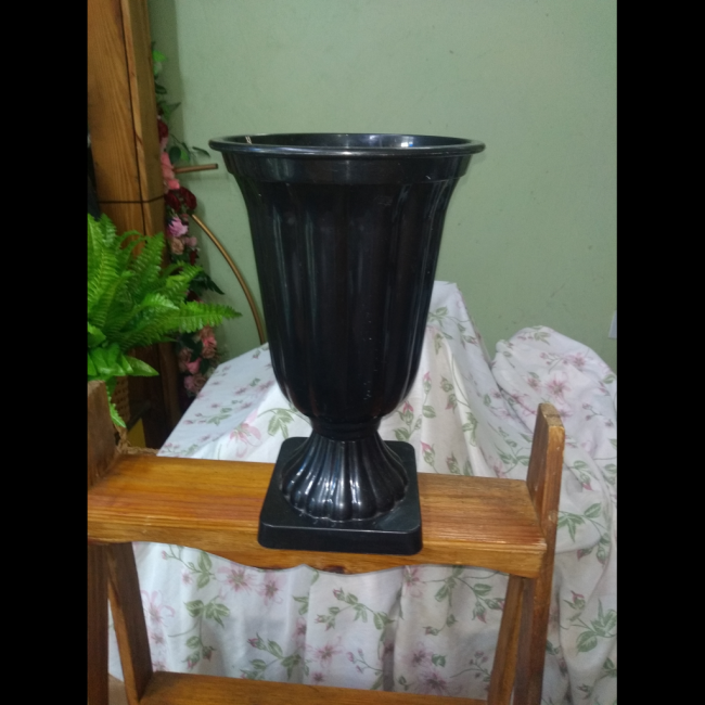 vaso preto plastico