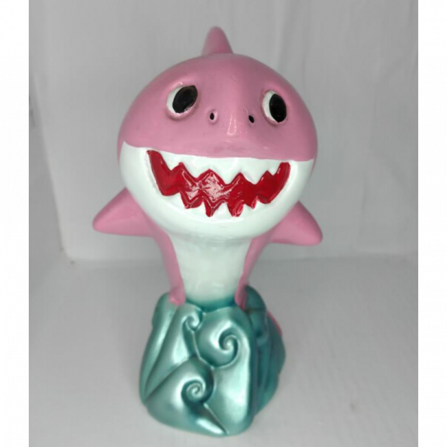 BABY SHARK- TUBARÃO ROSA EM LOUÇA