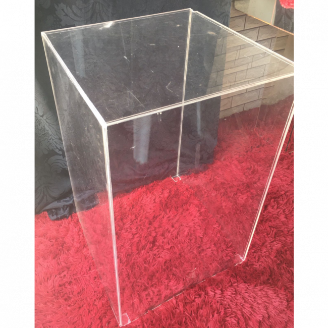 CUBO DE ACRÍLICO TRANSPARENTE 79X50