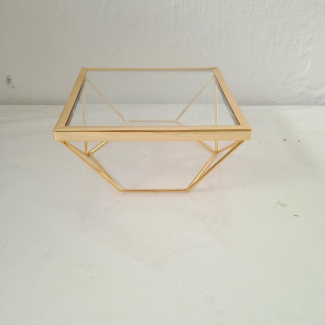 Bandeja quadrada dourada com vidro 15x15