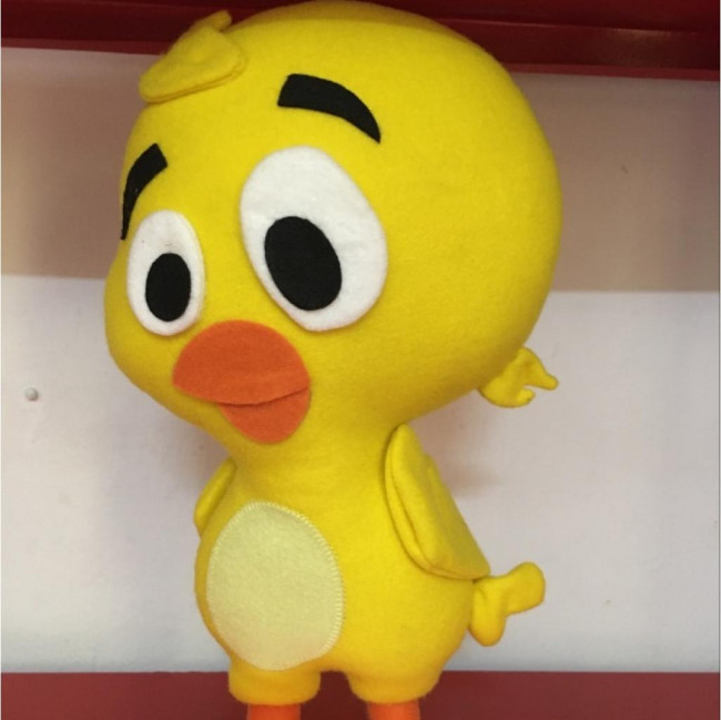 BONECO PINTINHO AMARELO (GALINHA PINTADINHA)