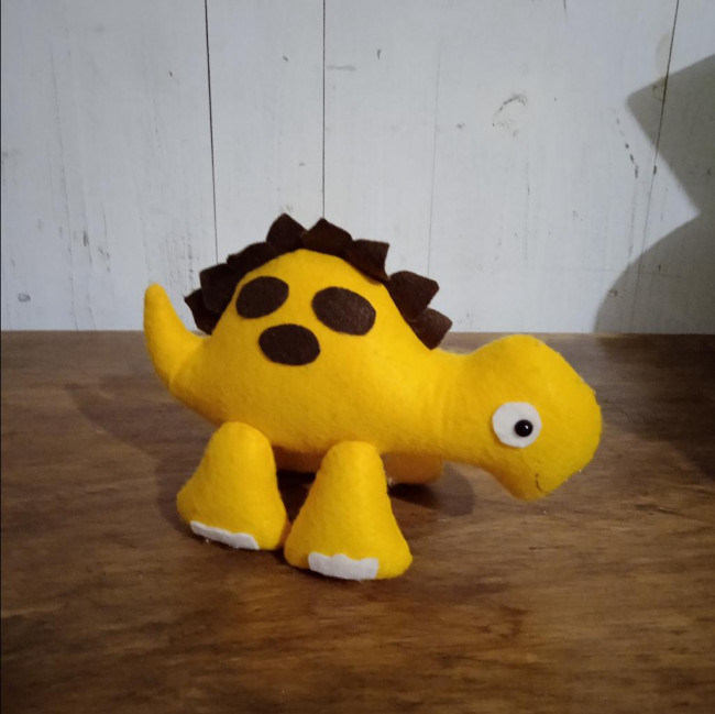 DINO BABY FELTRO AMARELO E MARROM 14x23