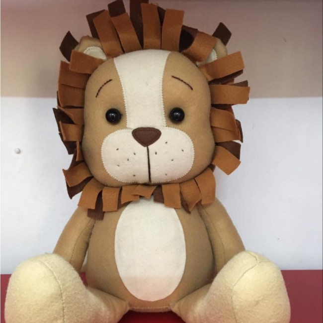 BONECO LEÃO 30cm ( SAFARI )