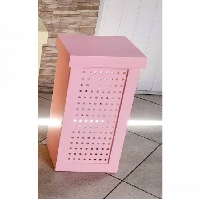 Mesa cubo poá rosa p