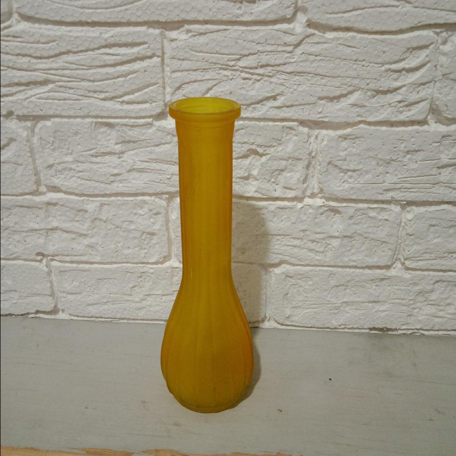 Vaso amarelo comprido 22x4