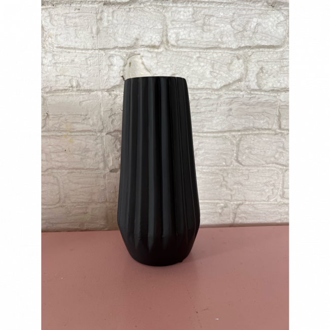 Vaso preto geométrico 22x7x11