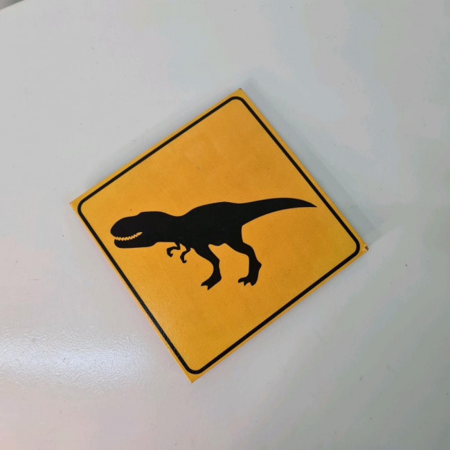 Placa mdf dinossauro amarelo