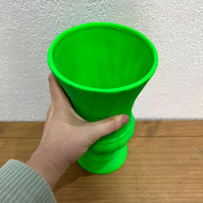 .Vaso Verde Neon Cerâmica M16 - 27cm (A) x 14cm (D)