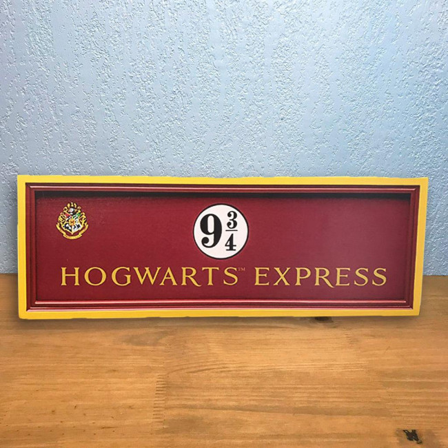 ..Harry Potter - Placa Hogwarts M1 - 28cm (A) x 80cm (L) PVC Vermelho / Amarelo