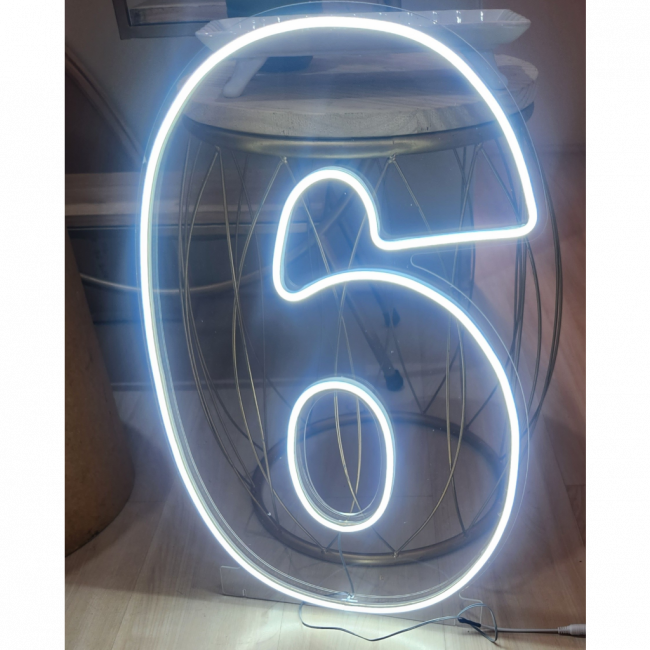 Número 6 em led