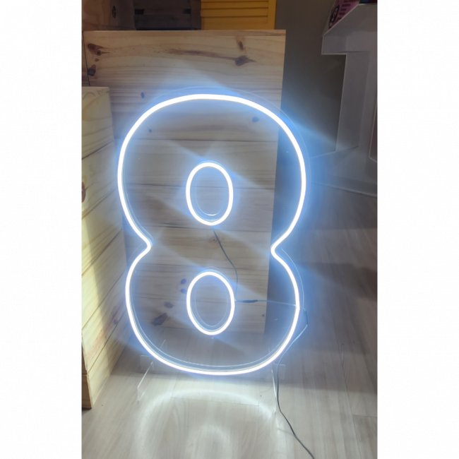 Número 8 em led